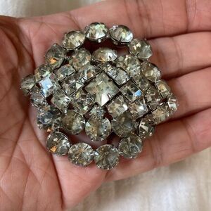 Vintage Brooch w/ Prong Set Clear Rhinestones‎